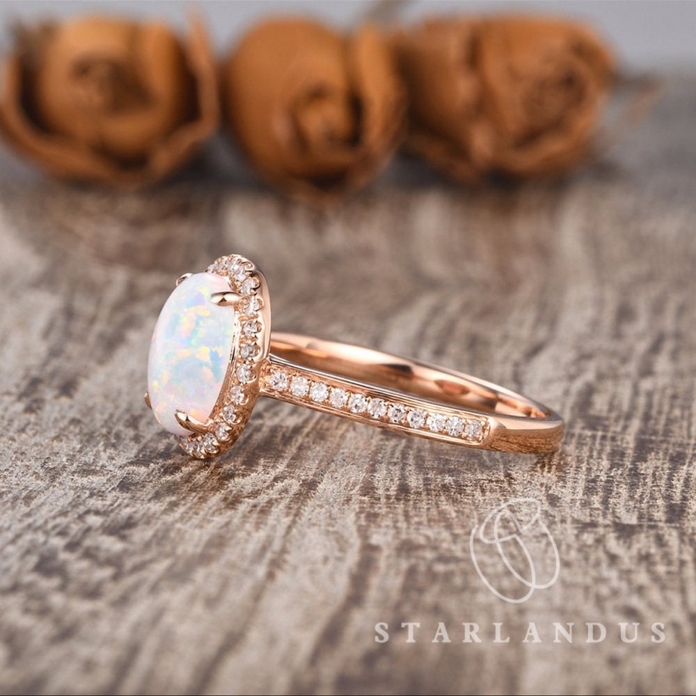 Opal ring, Oval shape